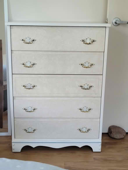 Photo of free White dresser (Lisgar and O'Connor) #1
