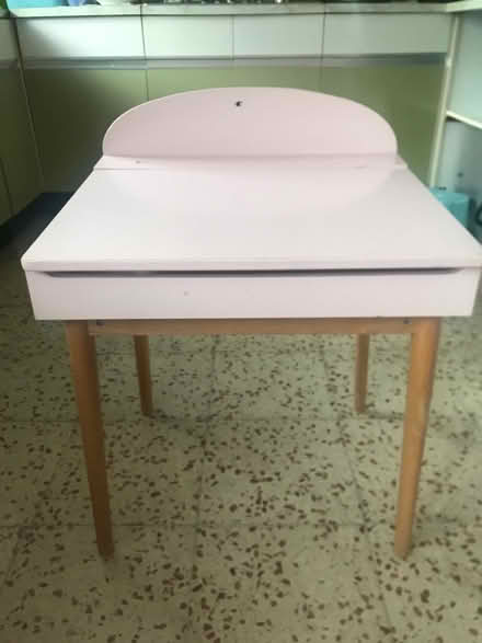 Photo of free Kids dressing table (Cockfosters EN4) #1