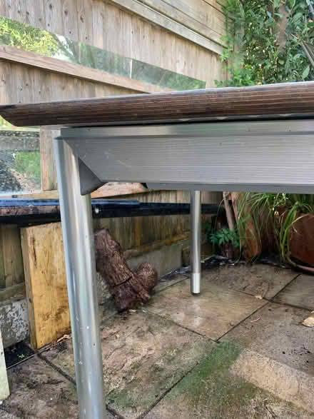Photo of free White extendable table with chrome tube legs. (Fairfield Park BA1) #4