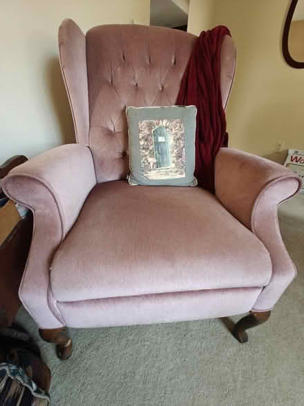 Photo of free Arm Chair (Near 92nd and Sheridan) #1