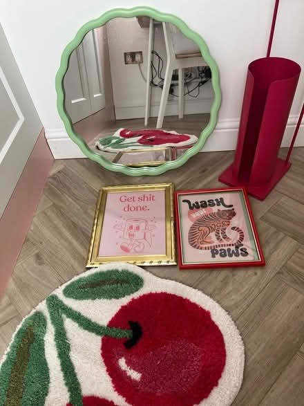 Photo of free Mirror, pictures for bathroom (Spinney hill NN3) #1
