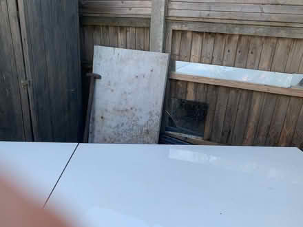 Photo of free White extendable table with chrome tube legs. (Fairfield Park BA1) #2