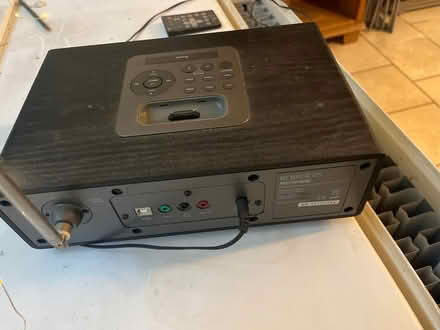 Photo of free Robert’s radio with aux and old old iPhone dock (Bloomfield BA2) #2