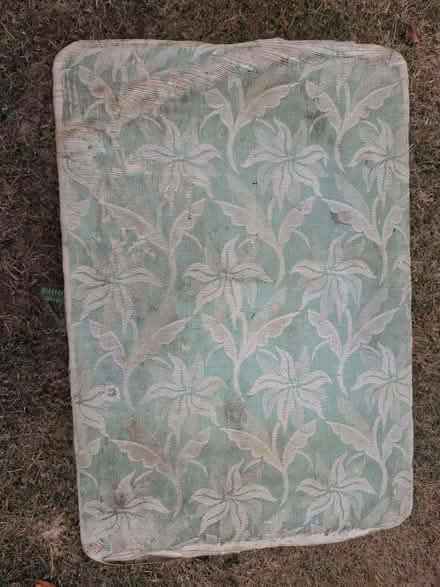 Photo of free Lloyd Loom style ottoman (Gobowen SY11) #2