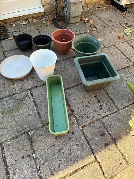 Photo of free Plant tubs and baskets (Horton BS37) #1