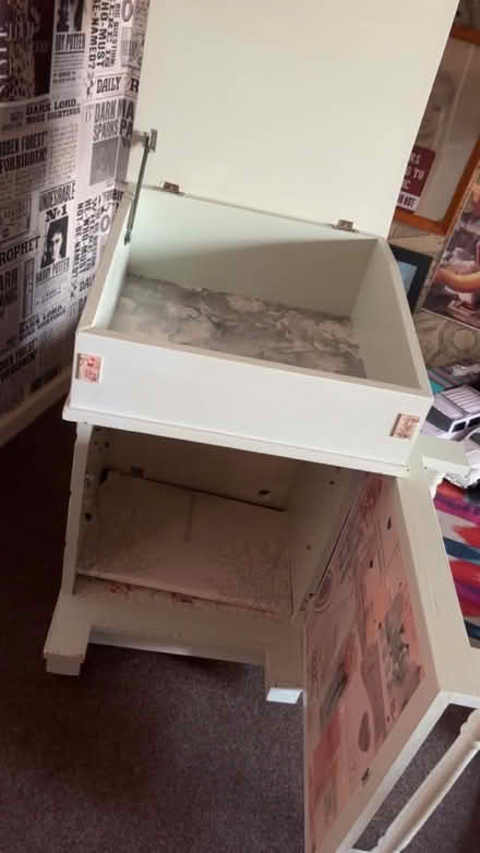 Photo of free Desk (Etruria ST5) #4