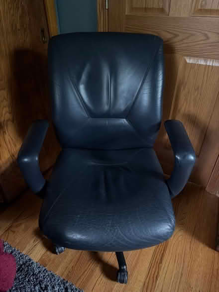 Photo of free Rolling Desk Chair (Roselle, Il) #2
