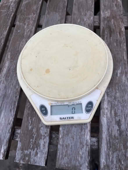 Photo of free salter Cooking weighing scales (Bloomfield BA2) #1