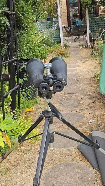 Photo of free High power binoculars + tripod (Cambridge CB1 9LU) #1