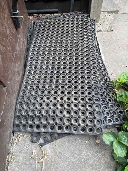 Photo of free Rubber mats (Finsbury park) #1