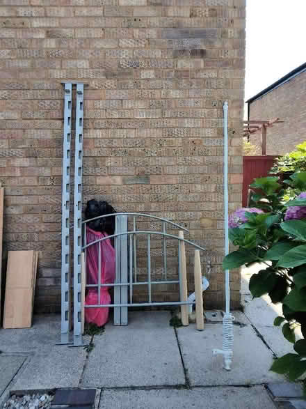 Photo of free Single bed, excellent condition (Stantonbury MK14) #1