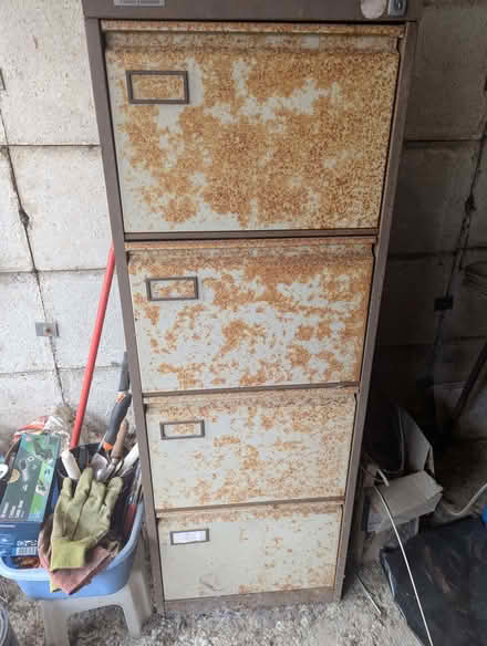 Photo of free Filing cabinet (Brunswick Park N14) #1