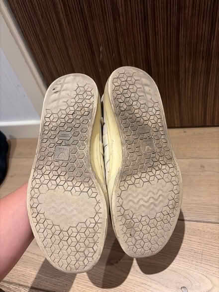 Photo of free Veja women’s sneakers size 8 (N7 - Barnsbury) #3