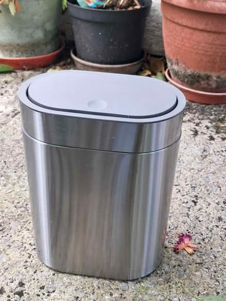 Photo of free Small metal bin (Fulwood PR2) #1