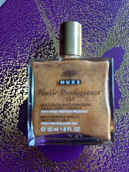 Photo of free Nuxe shimmering dry oil for face, body and hair (Monks Hill CR2) #2