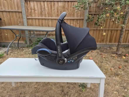 Photo of free Maxi-Cosi infant car seat (Baldock (SG7)) #2