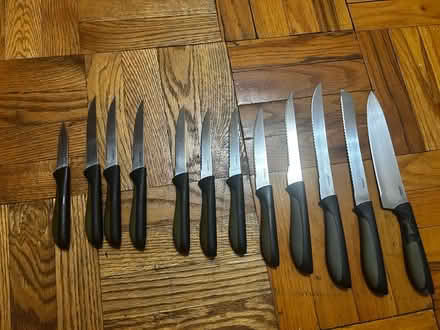 Photo of free Gently Used Kitchen Knife Set (Corn of Qns. Blvd. and 83rd Av) #2