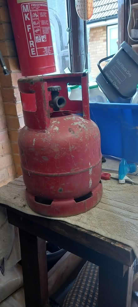 Photo of free Dumpy bottle of propane gas (Pitsea) #2