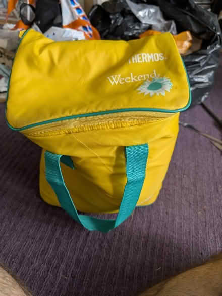 Photo of free Yellow Thermos Bag (Park Street AL2) #1