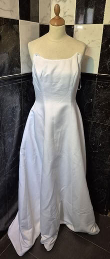 Photo of free Wedding Dress - needs straps (Hollinswood TF3) #1