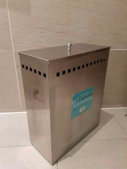 Photo of free Slimline storage unit, metal (Harrow HA1) #4