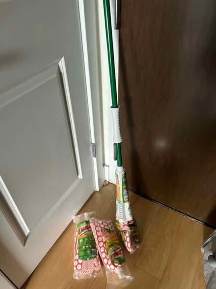 Photo of free New mop and two refills (22314 Alexandria) #1