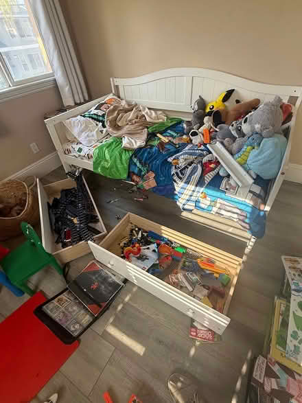 Photo of free Day bed (North Redondo beach) #2