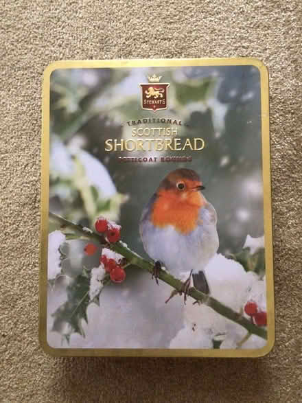 Photo of free Ex biscuit Tin Robin pic (Storrington RH20) #1