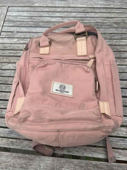 Photo of free Pink rucksack with laptop pocket (Petts Wood BR5) #1