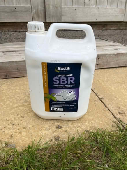 Photo of free 4 litres SBR for concrete/mortar (Bath BA2 near Bath City Farm) #1
