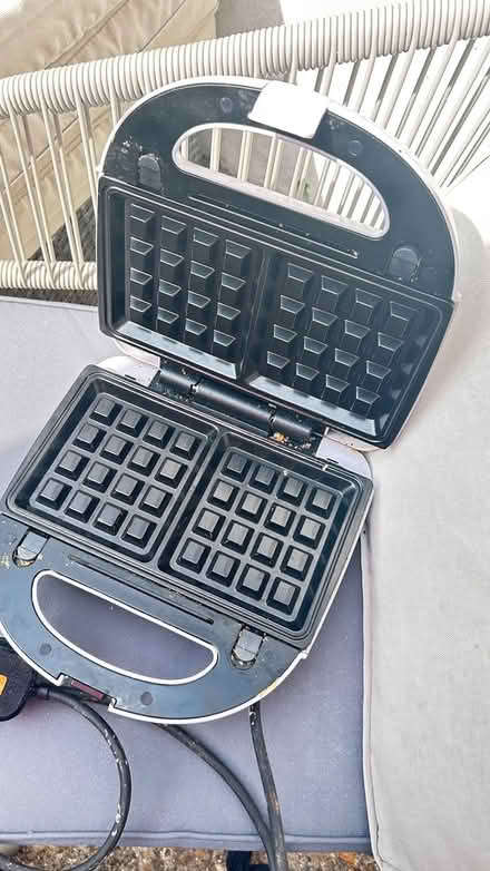 Photo of free Waffle / Toastie Maker (Twickenham TW1) #2