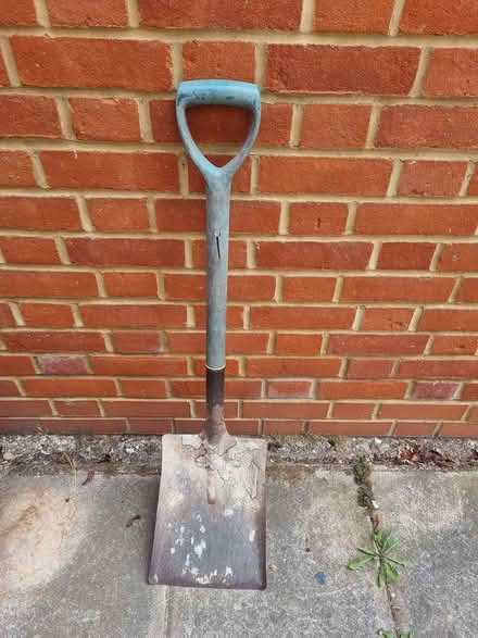 Photo of free shovel (CM2 springfield, chelmsford) #1