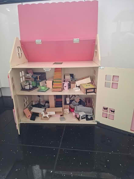 Photo of free Wood dolly house (Cheshunt EN8) #1