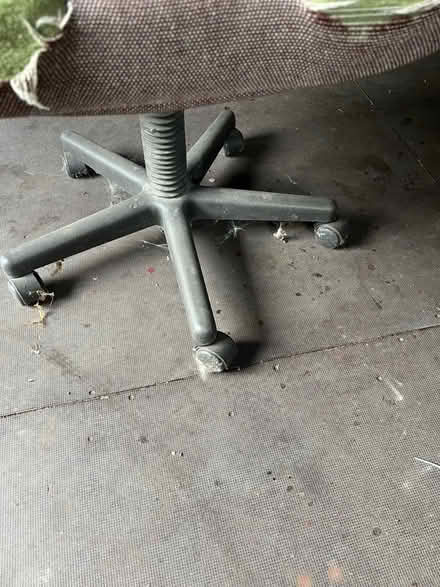 Photo of free Large, computer armchair on wheels (Holmeswood L40) #4