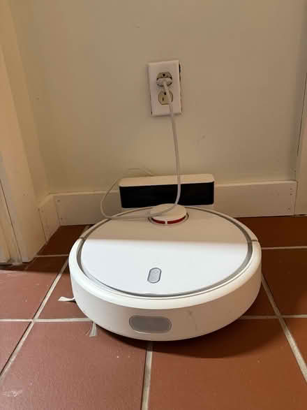 Photo of free Robot vacuum (Olivebridge) #1