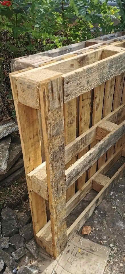Photo of free Pallets, hardcore, grab bag. (Leighton Buzzard LU7) #1