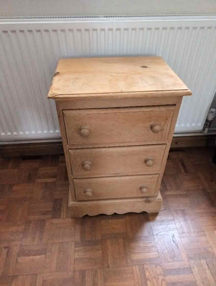Photo of free Small pine chest of drawers (Kempshott RG22) #1