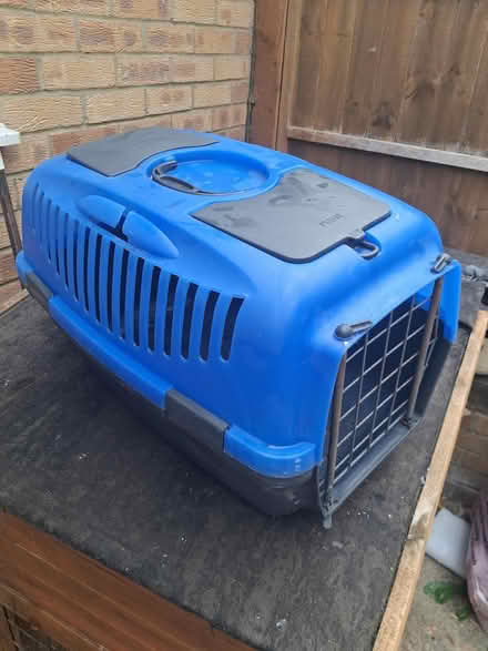 Photo of free Pet carrier (Eaton Bray LU6) #1