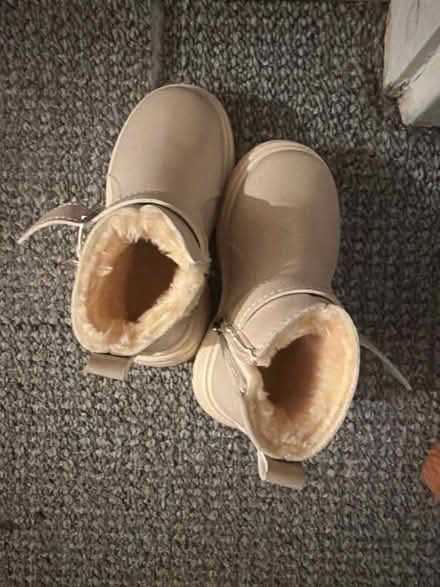 Photo of free Baby girls’s clothes - 12-18M (BD1) #2