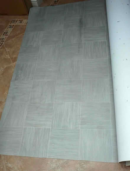Photo of free vinyl flooring offcut (Havant PO9) #2