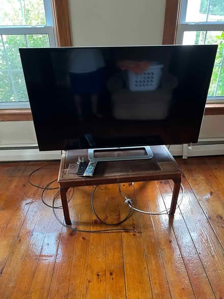 Photo of free Lamp, TV, Bed, and recliner (Southbridge) #4