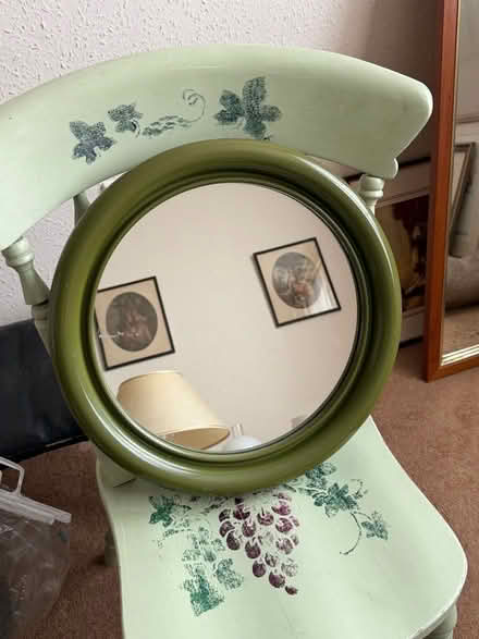 Photo of free Round mirror (Dagenham RM9) #1