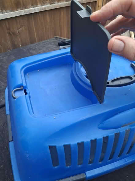 Photo of free Pet carrier (Eaton Bray LU6) #4
