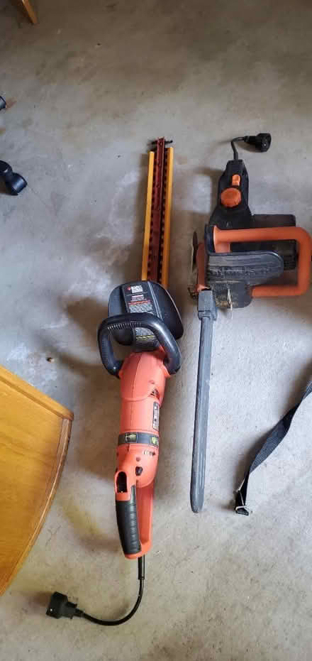 Photo of free Hedge trimmer, chainsaw, plus more (Pelham, NH) #2