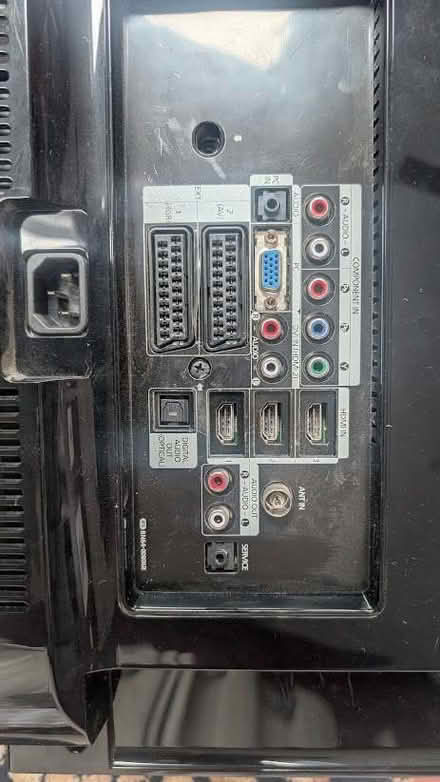 Photo of free 40 Inch TV - Not SMART - No stand (Woodley RG5) #2