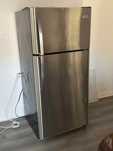 Photo of free fridge (South glendale) #1