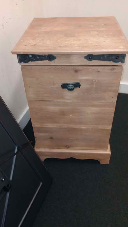 Photo of free Bedside cabinet/storage (Oakgrove MK10) #1