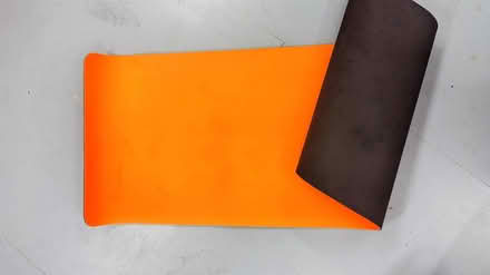 Photo of free Yoga/Pilates Mat (Bromley by Bow E3) #4