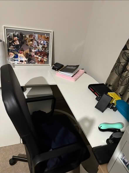 Photo of free Corner Desk White (Newsome HD4) #2
