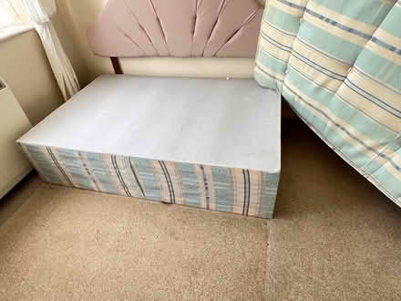 Photo of free King size divan bed and mattress (Banstead SM7) #4